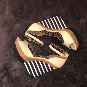 NWOT Jessica Simpson 5” Nautical Wedges